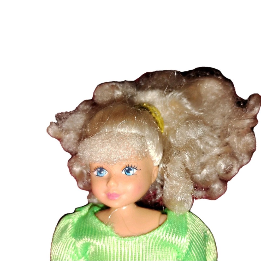 Vintage 1992 Kid‎ Core Doll Girl Blonde Curly Hair Blue Eyes w/ Green dress RARE